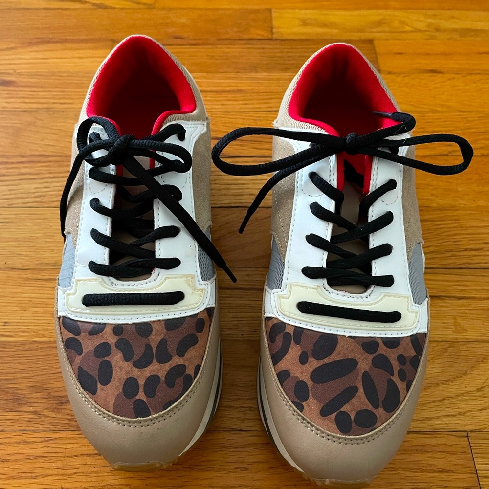 Zara woman tennis shoes size 9